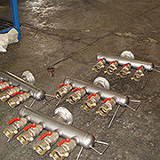 The Fire Hose Manifold consists of a âTâ shaped body with a single 100 mm stortz inlet and four 50 mm brass adaptor outlets.
