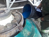 POXYBACK – H302H is a 100% solids modified epoxy compound for backing wear plates income and gyratory crushers offering extreme heavy duty crushing, maximum protection, positive support of wear lines and high volumetric stability.